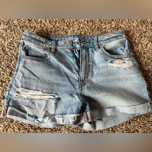 American Eagle Outfitters Women's Ripped Jean Shorts - Sz 6 - Mom Short
